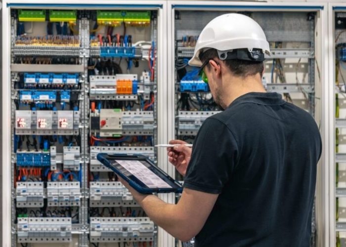 Electrical-Safety-Audit-Checklist-for-Manufacturing-and-Processing-Plants-image-860x574